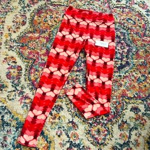 LuLaRoe hearts one size leggings